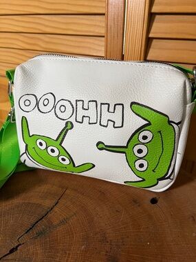 Buckle-Down Disney Toy Story Alien Faces OOOHH Pose Vegan Leather Crossbody Bag